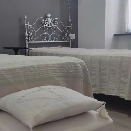 Martiri 1 By Tempovacanza شقة