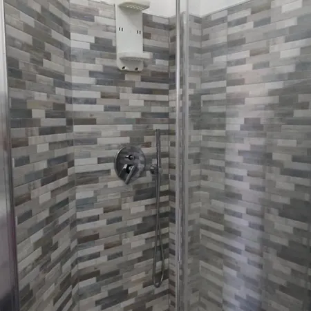 Martiri 1 By Tempovacanza ديانو كاستيلو